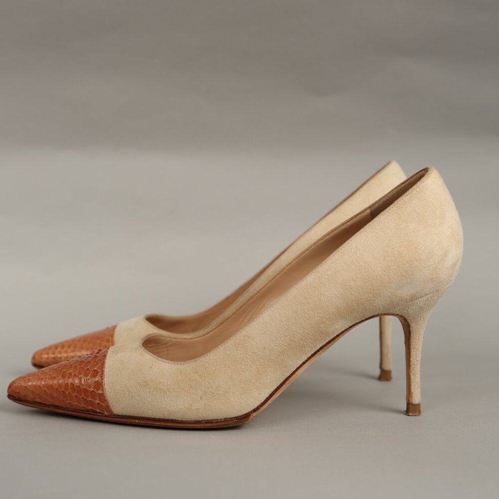 Rare MANOLO BLAHNIK Suede Heels - Picture 3 of 10